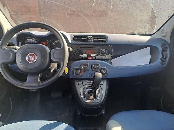 Usado Fiat Panda Lounge 85 CV (62 kW) 2015 Gris Utilitario