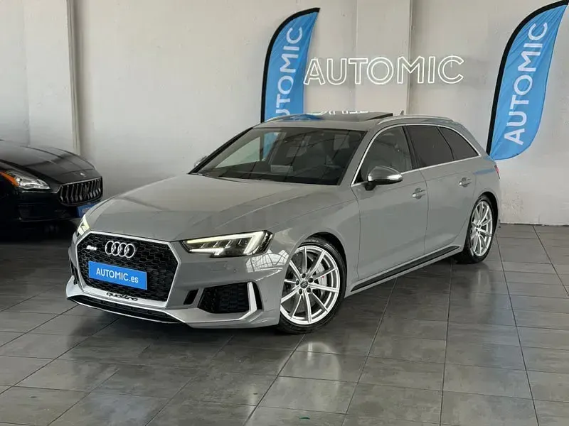 Usado Audi RS4 S-Line 450 CV (330 kW) 2019 Gris / plata Familiar
