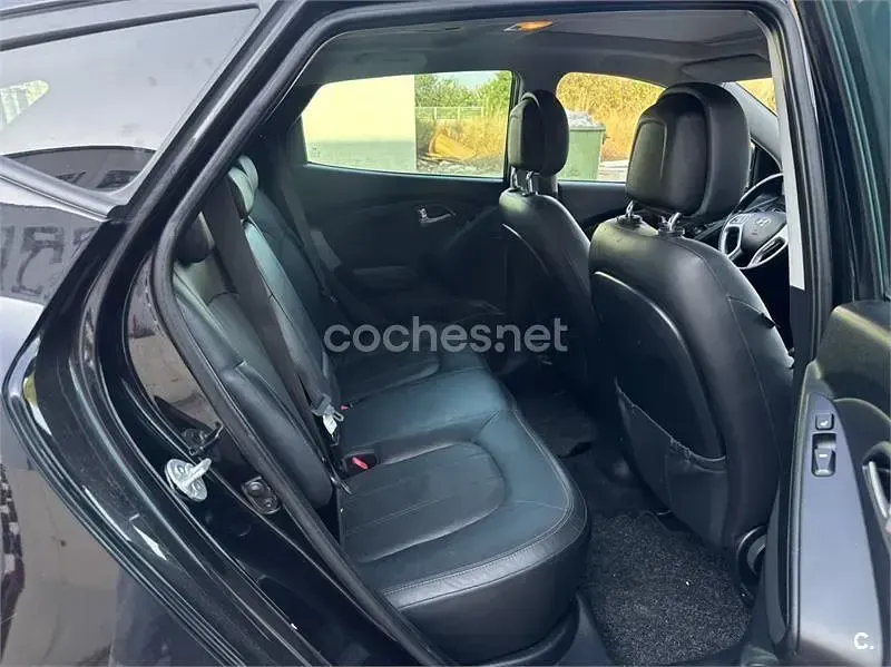 Usado Hyundai ix35 136 CV (100 kW) 2013 Negro SUV