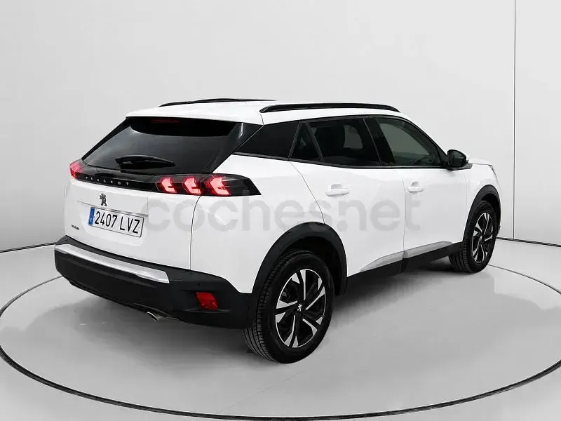 Usado Peugeot 2008 Allure 110 CV (80 kW) 2022 Blanco SUV