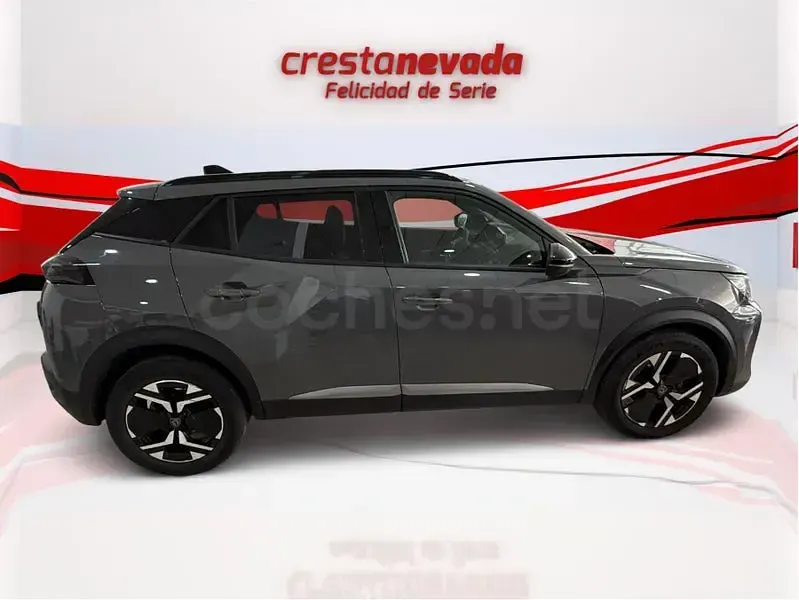Usado Peugeot 2008 Allure 100 CV (73 kW) 2023 Gris / plata SUV