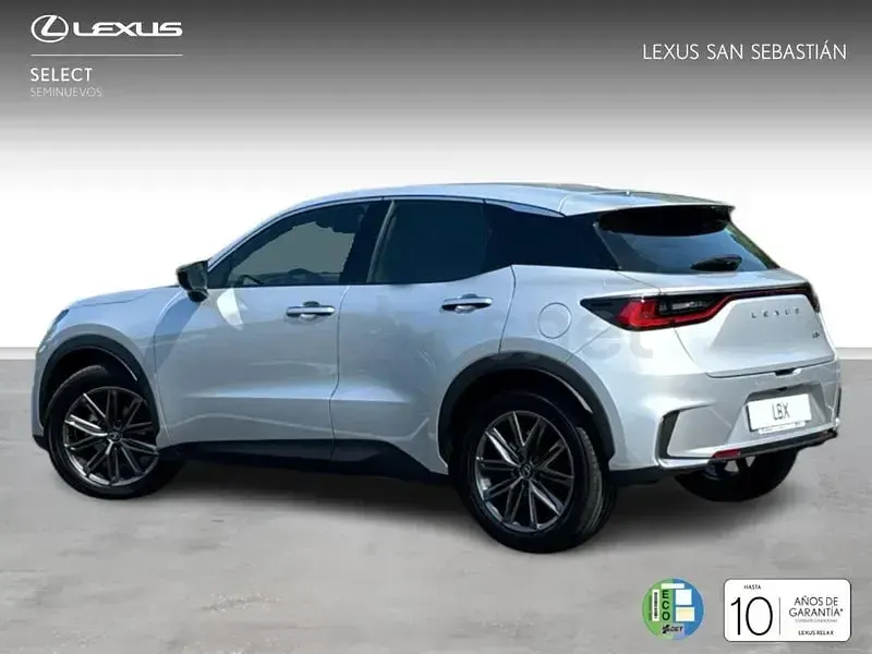 Usado Lexus LBX 136 CV (100 kW) 2026 Gris / plata SUV