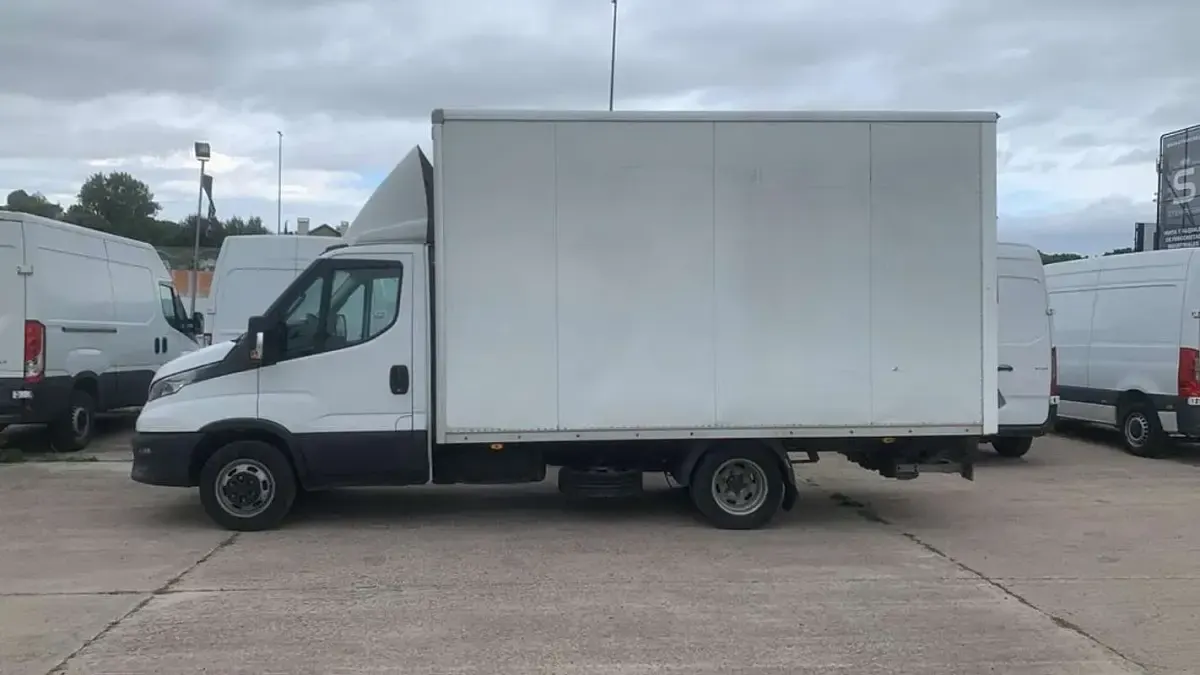 Usado Iveco Daily 136 CV (100 kW) 2020 Blanco Van