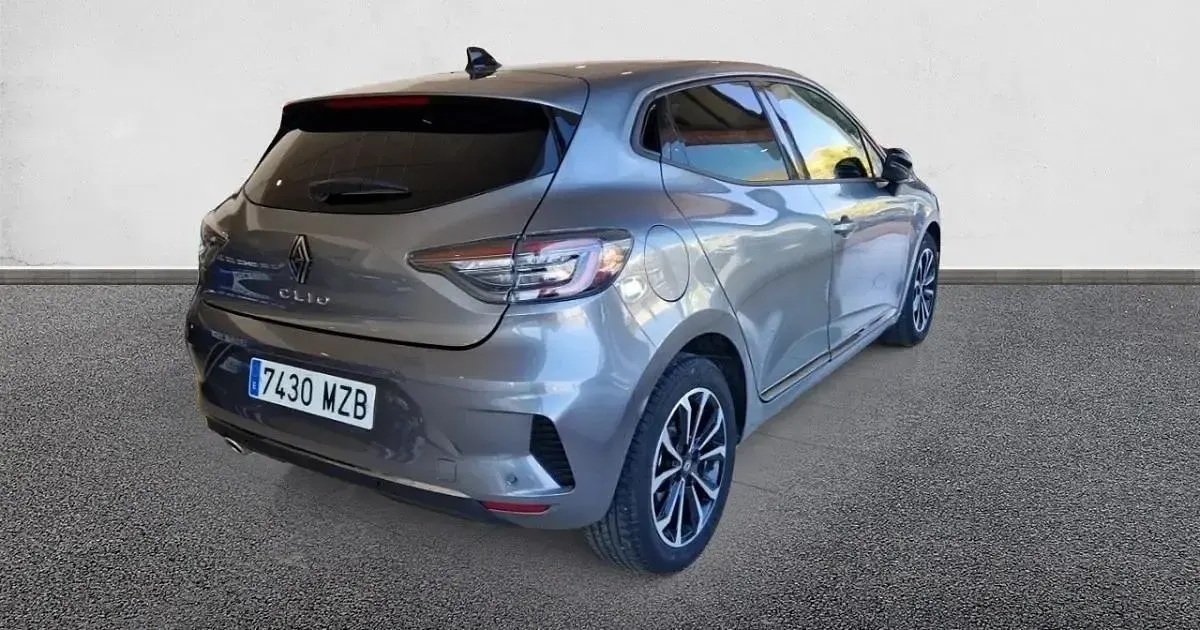 Usado Renault Clio Techno 100 CV (73 kW) 2025 Utilitario