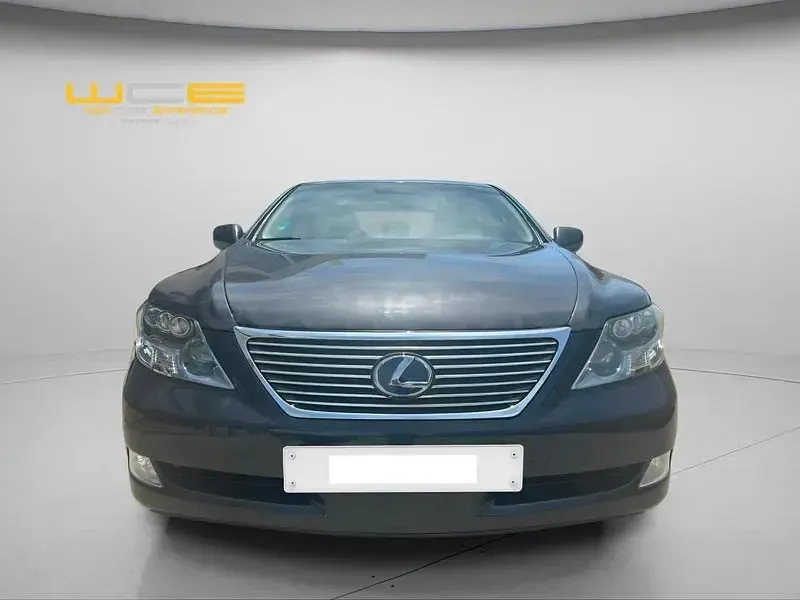 Usado Lexus LS600h Ambassador 445 CV (327 kW) 2009 Gris / plata Berlina