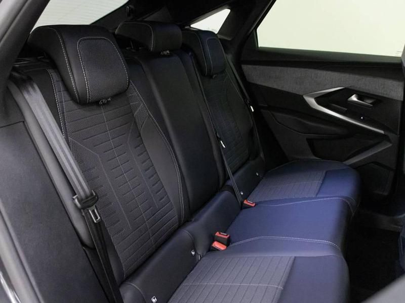 Usado Peugeot 3008 Allure 180 CV (132 kW) 2024 Gris SUV