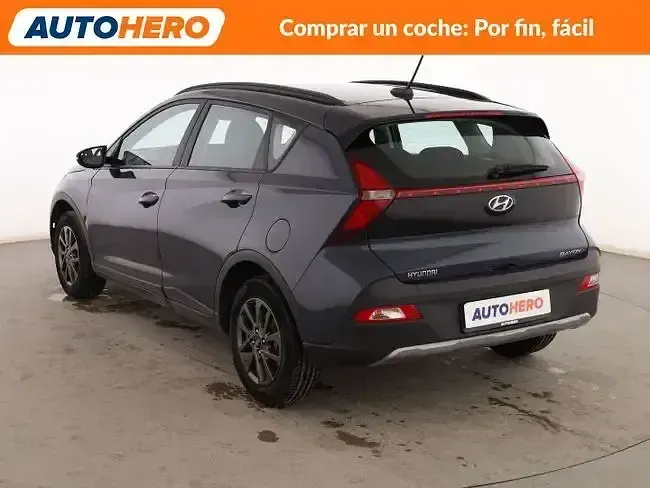 Usado Hyundai Bayon 84 CV (61 kW) 2022 Gris SUV