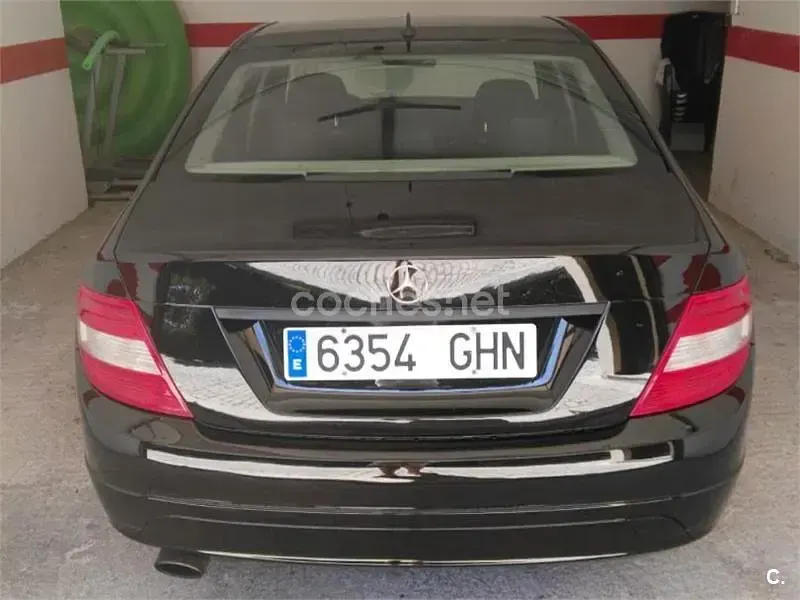 Usado Mercedes C220 Classic 150 CV (110 kW) 2008 Negro Berlina