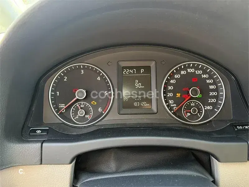 Usado VW Golf Plus Cross Advance 105 CV (77 kW) 2011 Gris / plata Monovolumen
