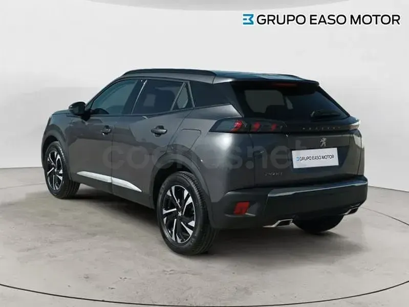 Usado Peugeot 2008 Allure 130 CV (95 kW) 2021 Gris / plata SUV