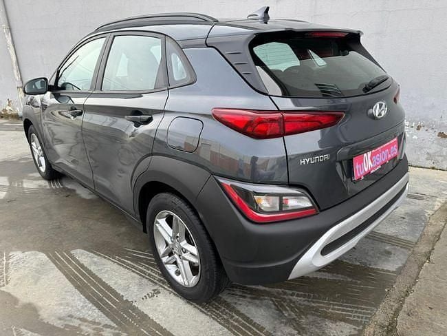 Usado Hyundai Kona 120 CV (88 kW) 2022 Gris SUV