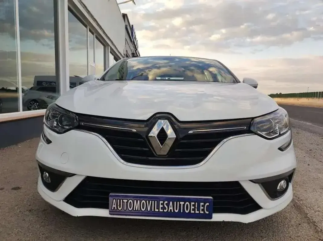 Usado Renault Mégane 116 CV (85 kW) 2020 Blanco Utilitario