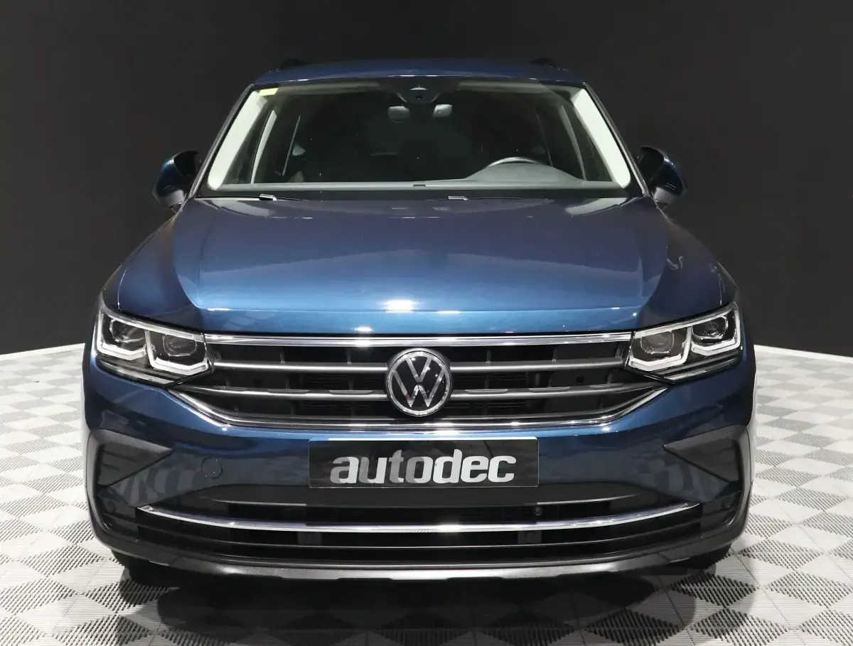 Usado VW Tiguan Life 150 CV (110 kW) 2020 Azul SUV