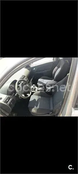 Usado Ford Mondeo Trend 115 CV (84 kW) 2002 Gris / plata Berlina