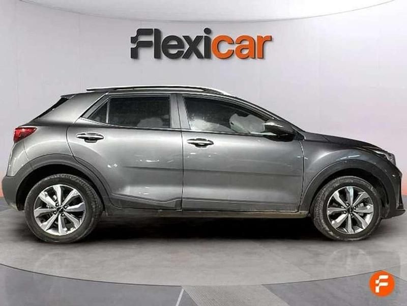 Usado Kia Stonic 101 CV (74 kW) 2025 Gris SUV