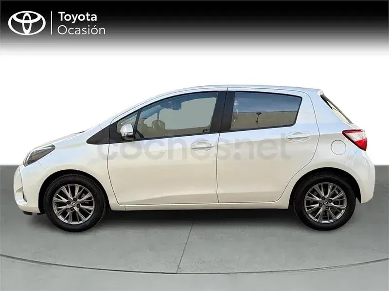 Usado Toyota Yaris Business Edition 69 CV (50 kW) 2019 Blanco Berlina
