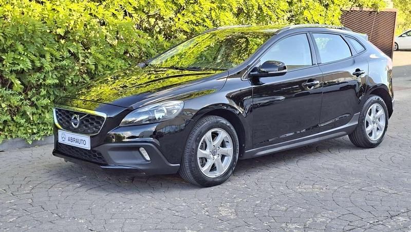 Negro Usado 2016 Volvo V40 CC Momentum Familiar | 16.500 € (Precio justo) - Imagen 1/4
