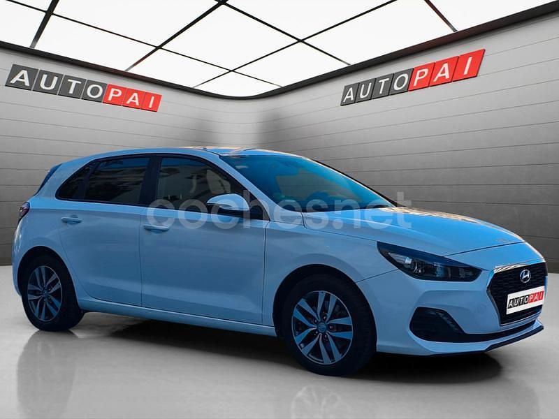 Usado Hyundai i30 95 CV (69 kW) 2021 Blanco Berlina