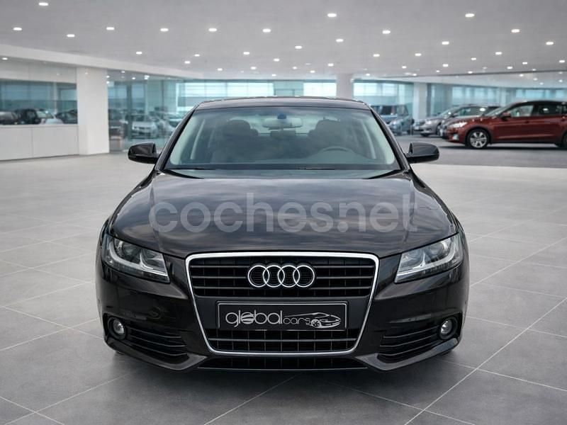 Gris / plata Usado 2010 Audi A4 Berlina | 9990 € (Precio justo) - Imagen 1/4