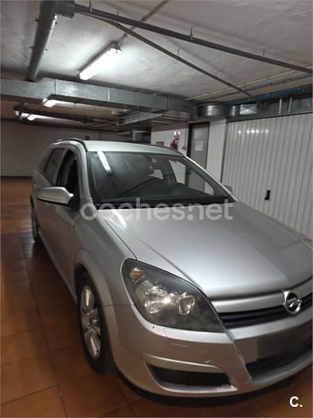 Usado Opel Astra Edition 100 CV (73 kW) 2004 Gris / plata Familiar