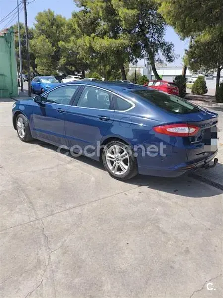 Usado Ford Mondeo Titanium 160 CV (117 kW) 2018 Azul Berlina