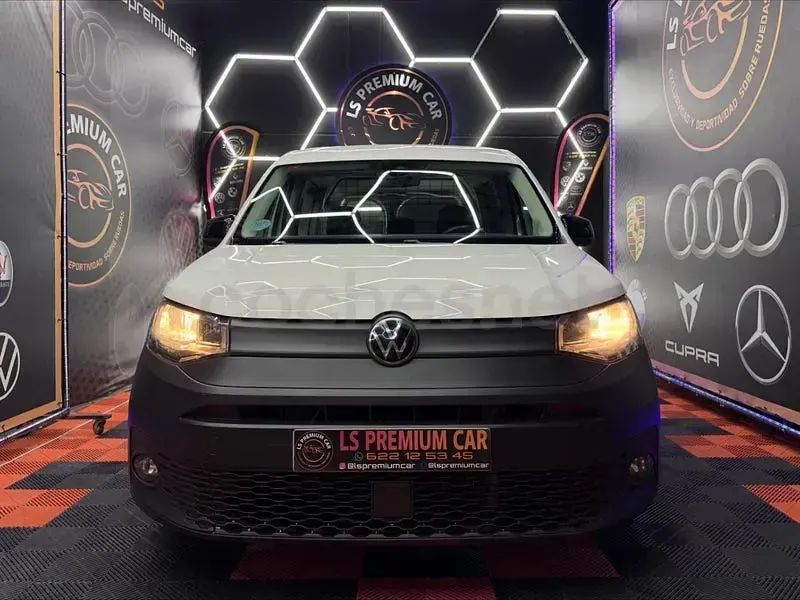 Usado VW Caddy 122 CV (89 kW) 2021 Blanco Monovolumen