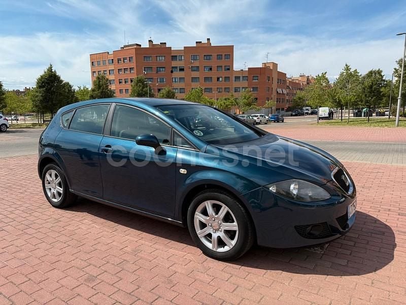 Azul Usado 2007 Seat Leon Reference Berlina | 3900 € (Precio justo) - Imagen 1/4