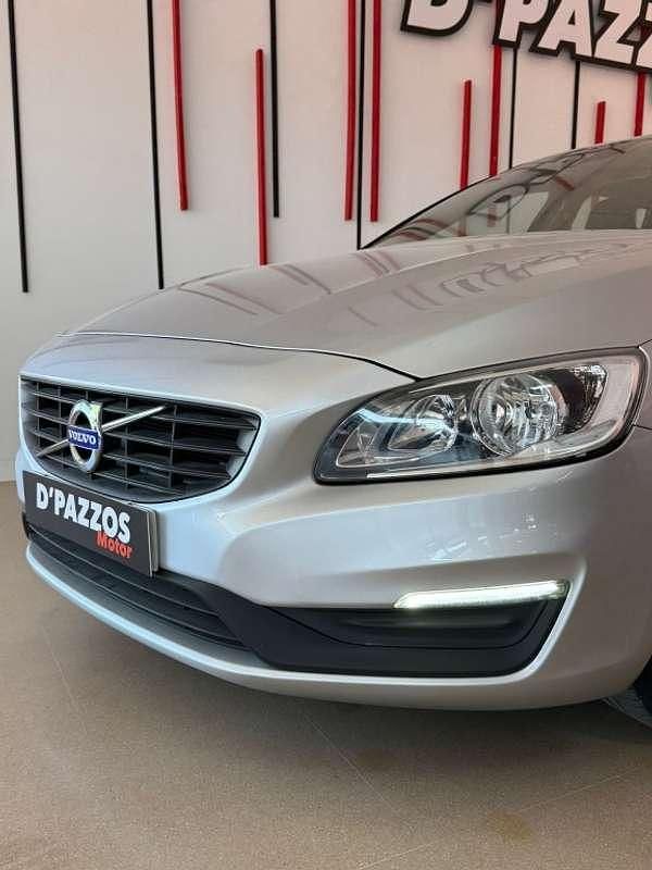 Begagnad Volvo V60 Summum 120 HK (88 kW) 2019 Silver Kombi
