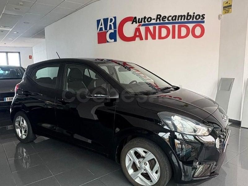 Usado Hyundai i10 67 CV (49 kW) 2022 Negro Utilitario