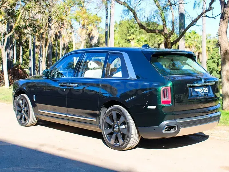 Usado Rolls Royce Cullinan 571 CV (419 kW) 2025 Verde SUV
