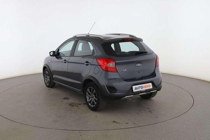 Usado Ford Ka Active 87 CV (63 kW) 2019 Gris Utilitario