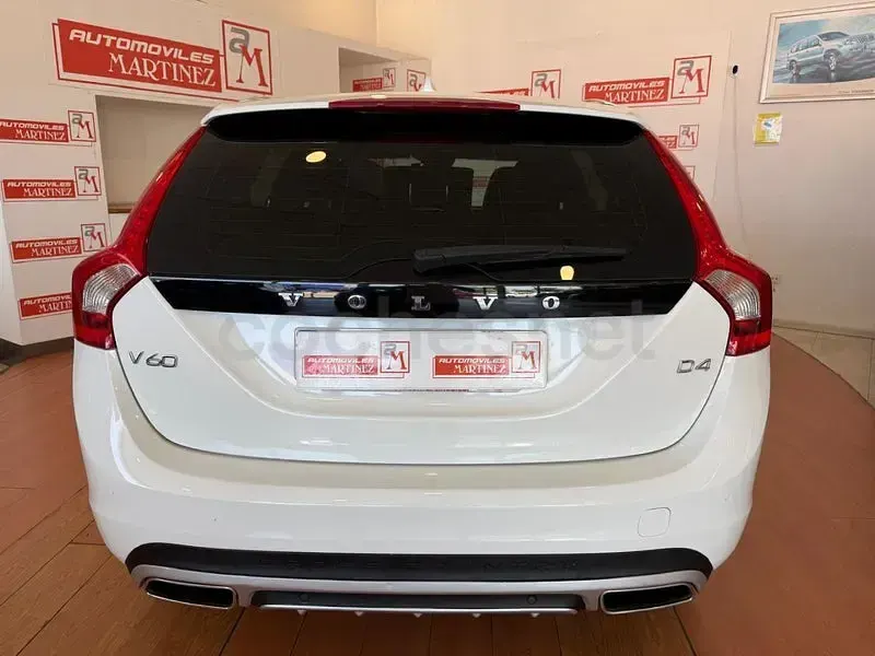 Usado Volvo V60 CC Momentum 190 CV (139 kW) 2017 Blanco Familiar