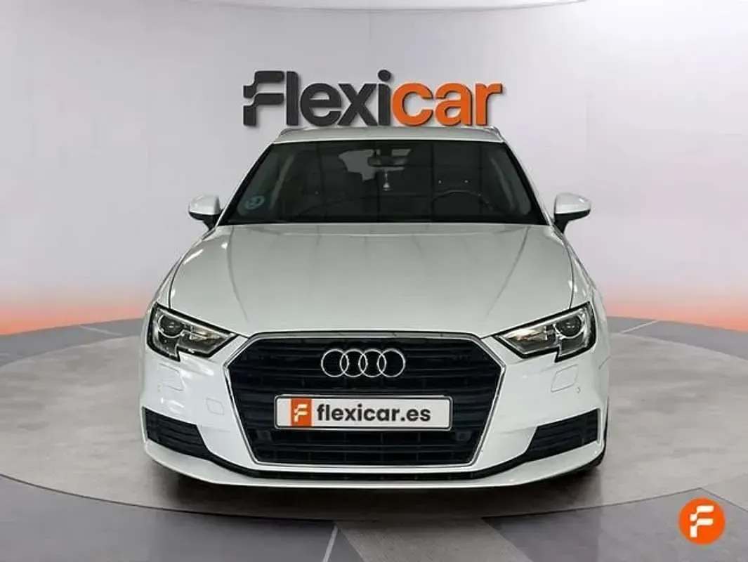 Usado Audi A3 Sportback 150 CV (110 kW) 2018 Blanco Utilitario