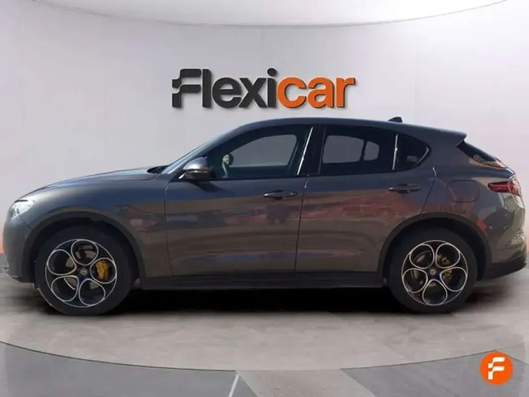 Usado Alfa Romeo Stelvio Executive 211 CV (155 kW) 2019 Gris SUV