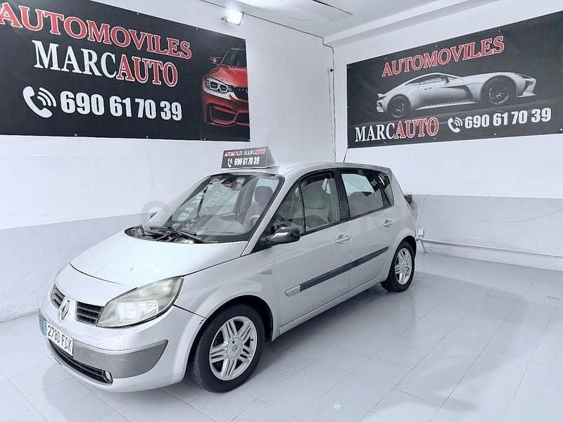 Usado Renault Scénic II 130 CV (95 kW) 2007 Gris / plata Monovolumen