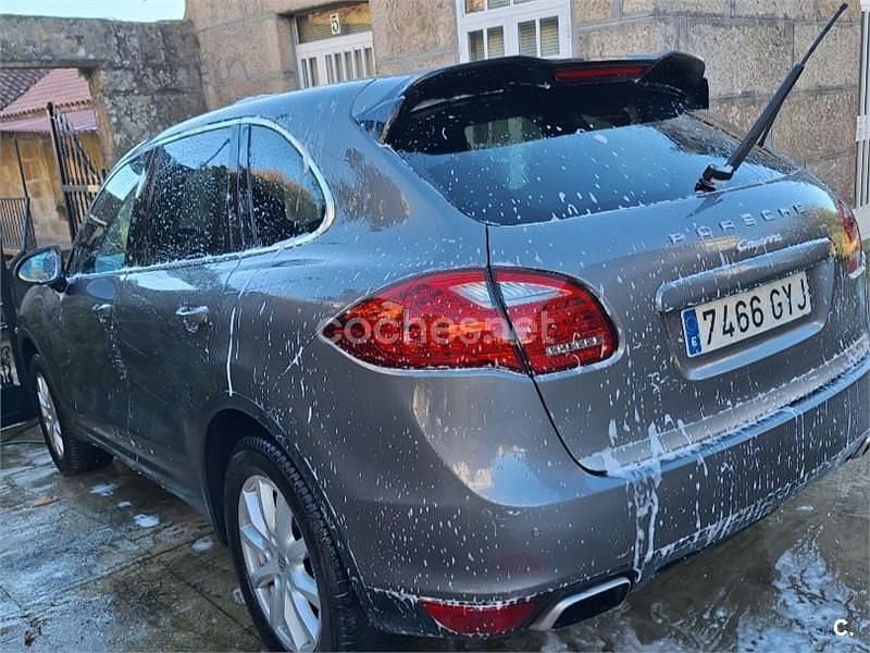 Usado Porsche Cayenne 300 CV (220 kW) 2010 Gris / plata SUV