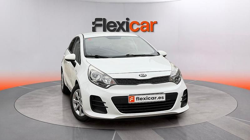 Usado Kia Rio 84 CV (61 kW) 2016 Blanco Utilitario