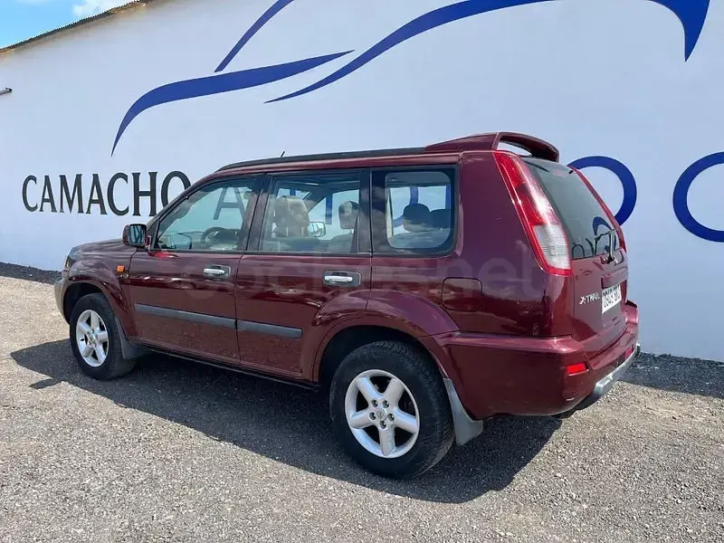 Usado Nissan X-Trail Comfort 114 CV (83 kW) 2001 Granate SUV