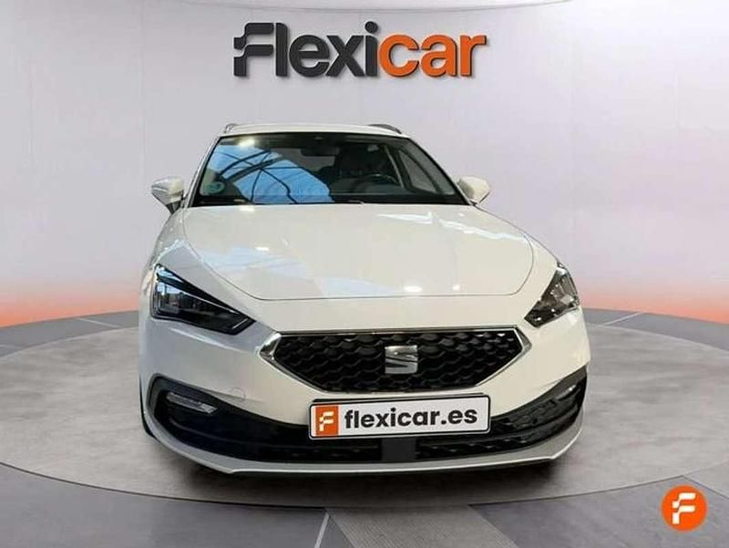 Usado Seat Leon ST Style 131 CV (96 kW) 2021 Blanco Familiar