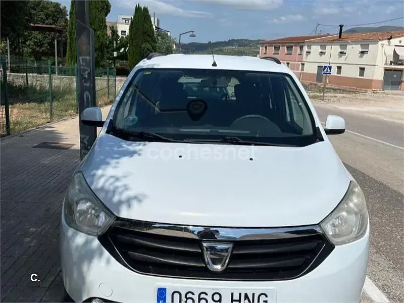 Usado Dacia Lodgy Ambiance 115 CV (84 kW) 2012 Blanco Monovolumen