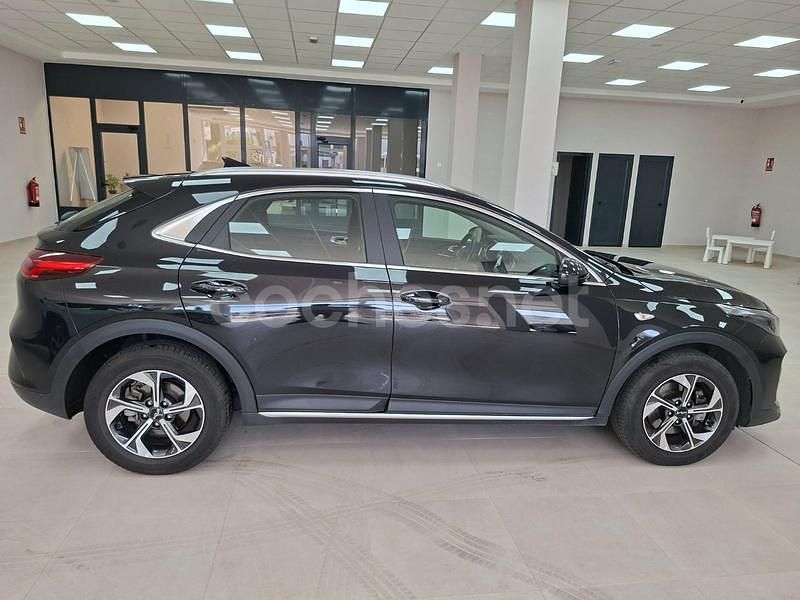 Usado Kia XCeed 100 CV (73 kW) 2024 Negro SUV