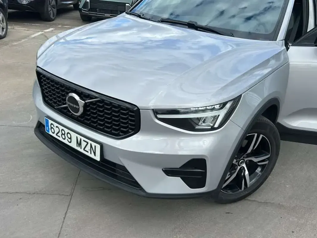 Usado Volvo XC40 Core 163 CV (119 kW) 2025 Gris SUV