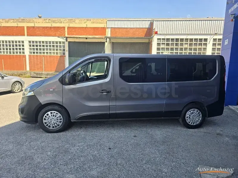Usado Opel Vivaro 125 CV (91 kW) 2017 Gris / plata Monovolumen