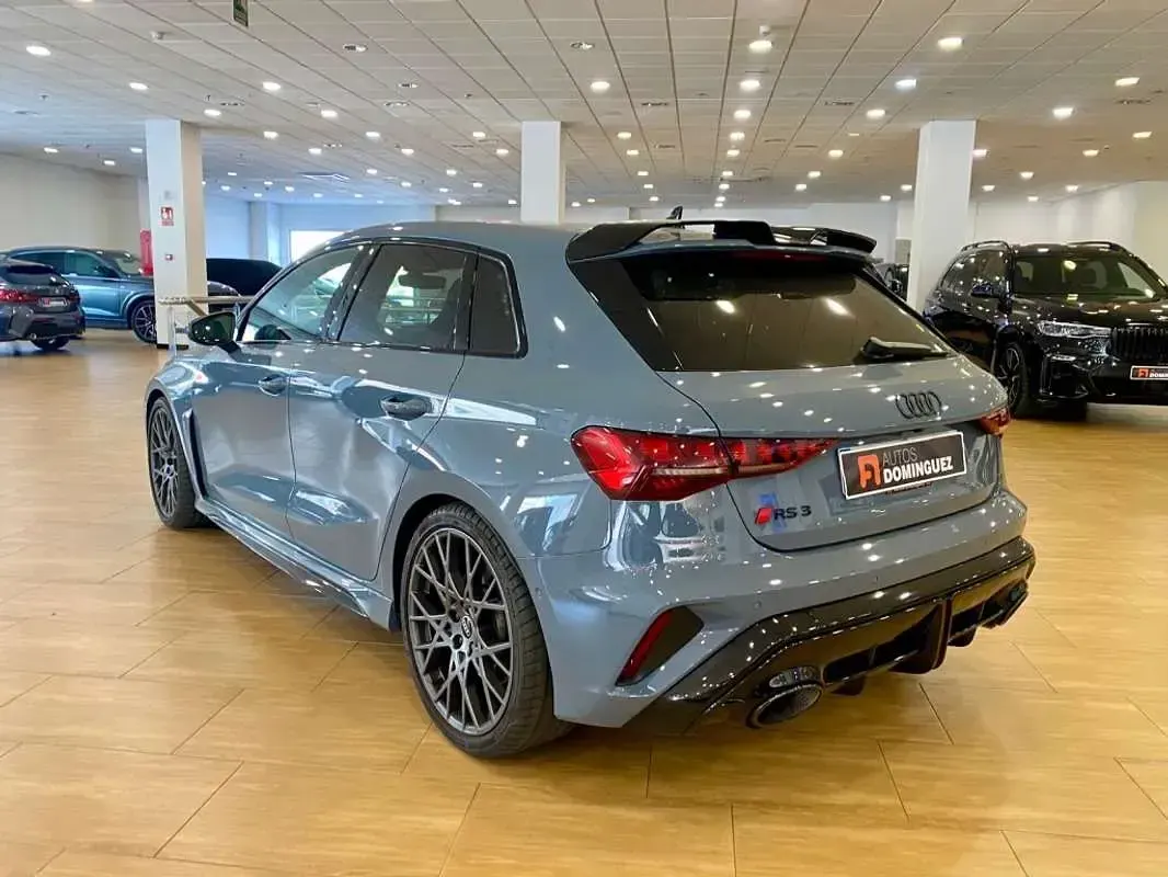 Usado Audi RS3 Sportback 400 CV (294 kW) 2025 Gris Utilitario