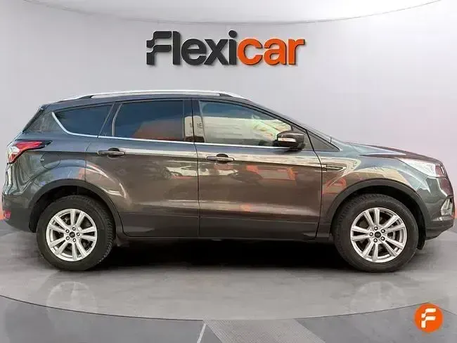 Usado Ford Kuga Business Edition 150 CV (110 kW) 2017 Gris SUV
