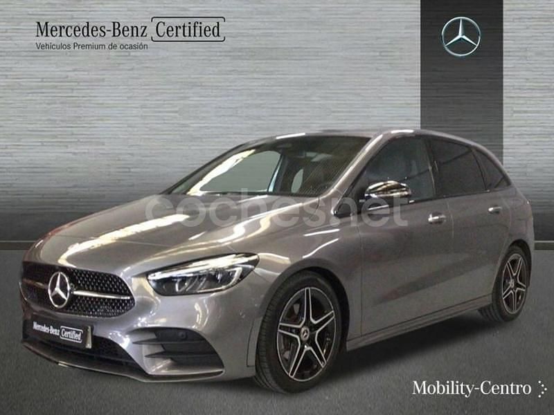 Mountaingrau met. Usado 2024 Mercedes B200 AMG line Monovolumen | 33.900 € (Precio justo) - Imagen 1/4