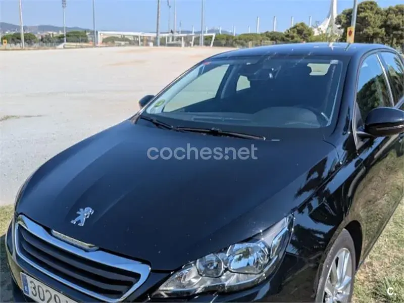 Usado Peugeot 308 Active 92 CV (67 kW) 2014 Negro Berlina
