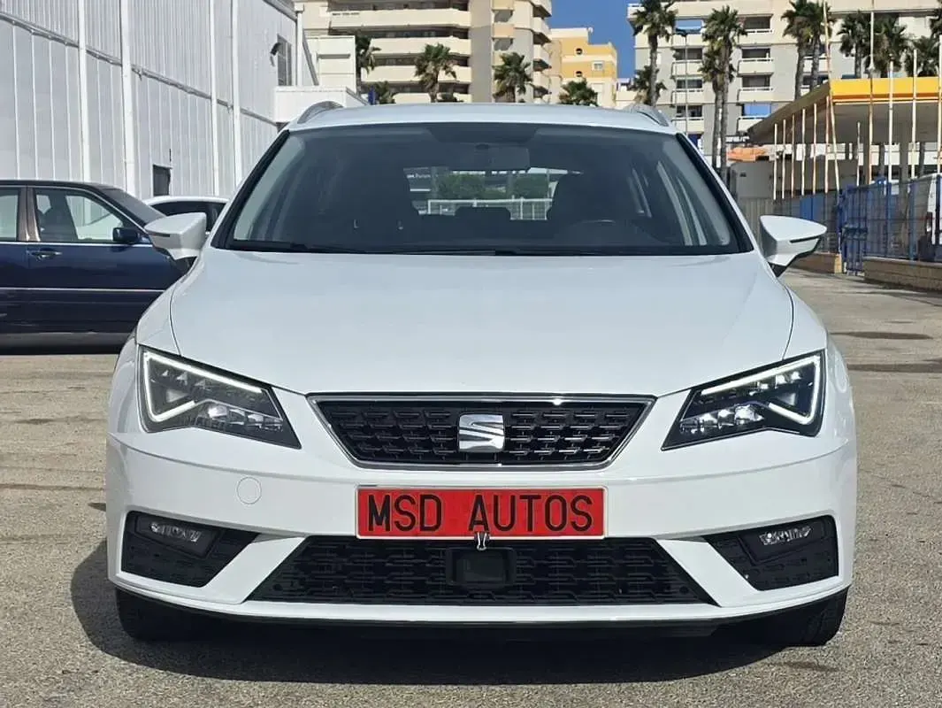 Usado Seat Leon ST Style 116 CV (85 kW) 2020 Blanco Familiar