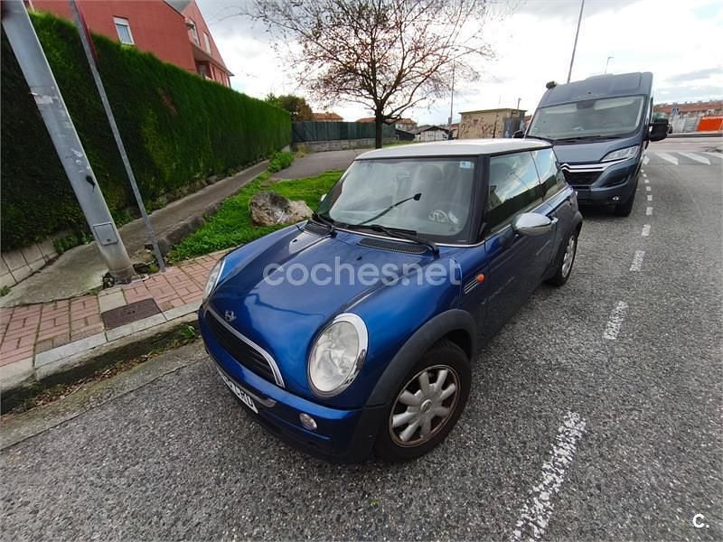 Usado Mini ONE 90 CV (66 kW) 2004 Azul Utilitario