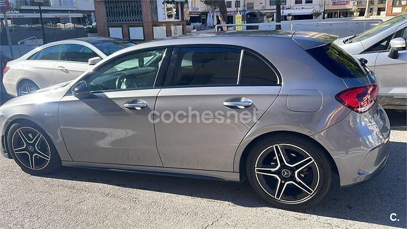 Usado Mercedes A180 116 CV (85 kW) 2020 Gris / plata Berlina